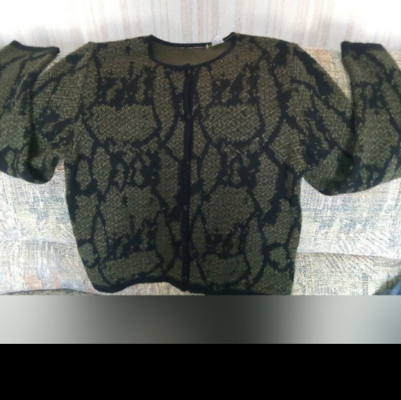 Vintage Sag Harbor Sweater - Picture 8 of 10